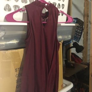 Women’s maroon tank top free flowing